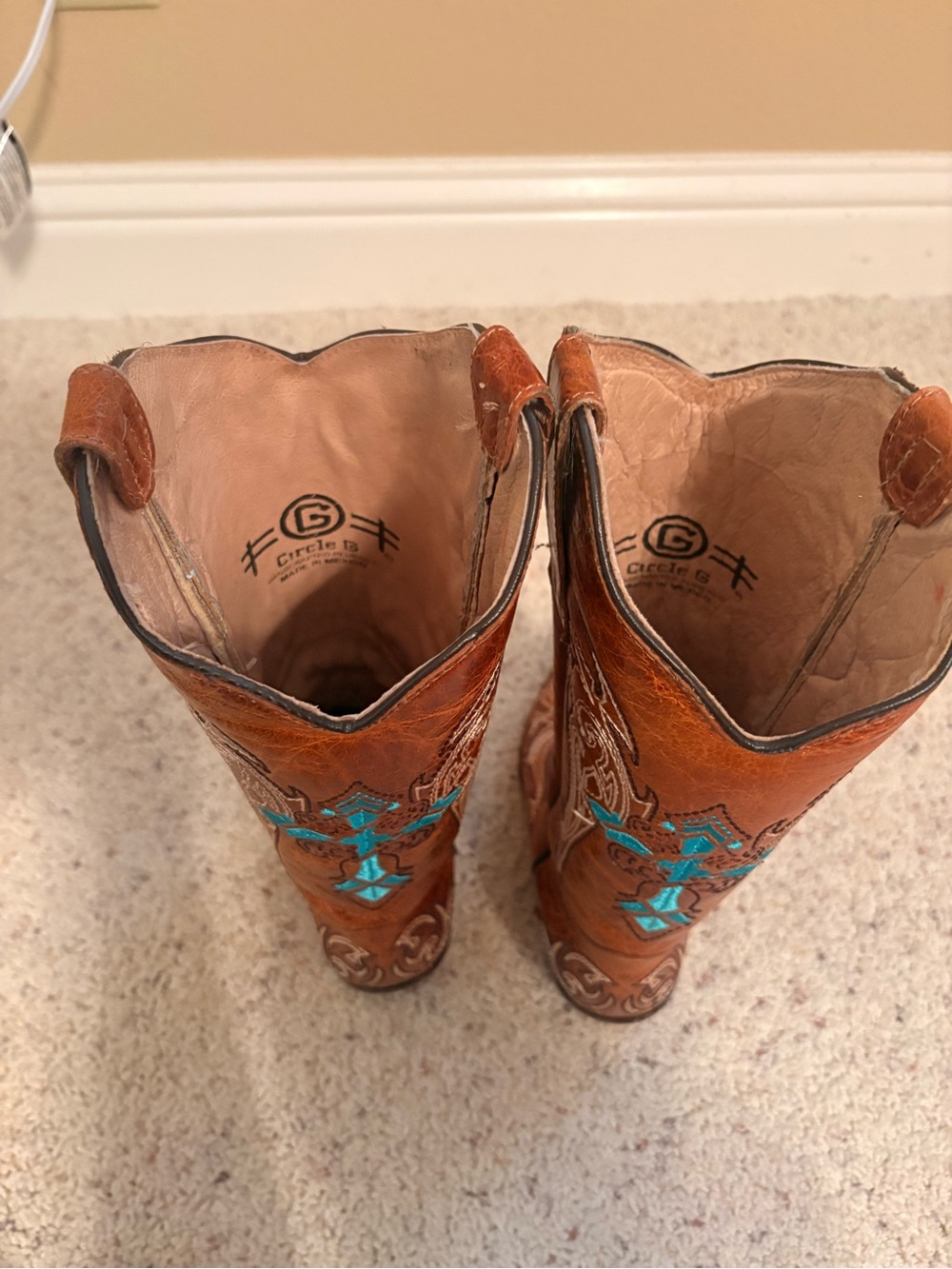 Circle G size 6 1/2  Turquoise Cross Embroidered Brown Leather Cowboy Boots. S - Picture 4 of 7